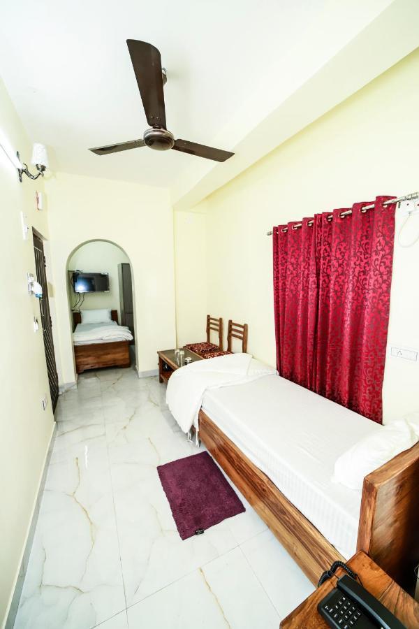 Rishika Guest House And Banquet كولكاتا المظهر الخارجي الصورة