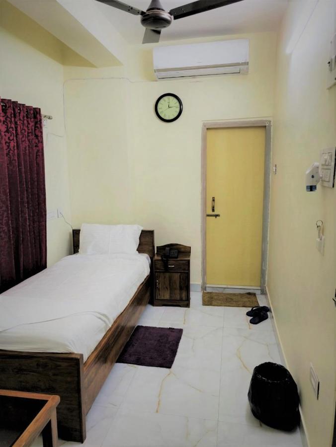 Rishika Guest House And Banquet كولكاتا المظهر الخارجي الصورة