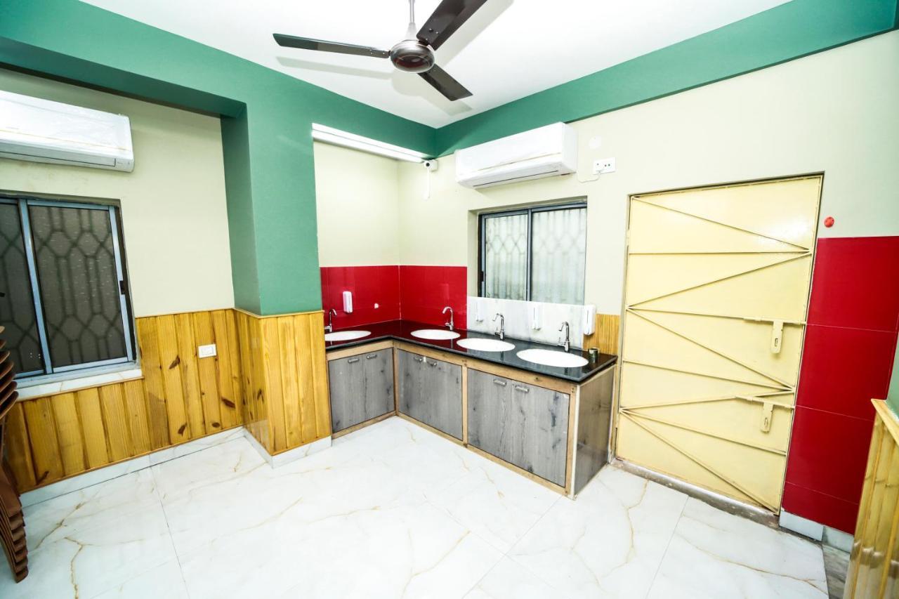 Rishika Guest House And Banquet كولكاتا المظهر الخارجي الصورة